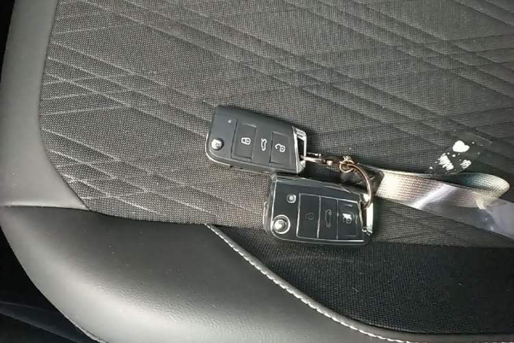 Used Volkswagen T-Cross 2023 300TSI DSG Comfort Edition Vehicle Key