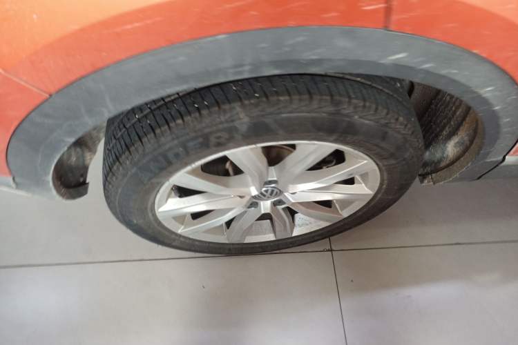 Used Volkswagen T-ROC 2018 280TSI DSG Two-Wheel Drive Advanced Version China V Emission Standard Right Rear Wheel Hub