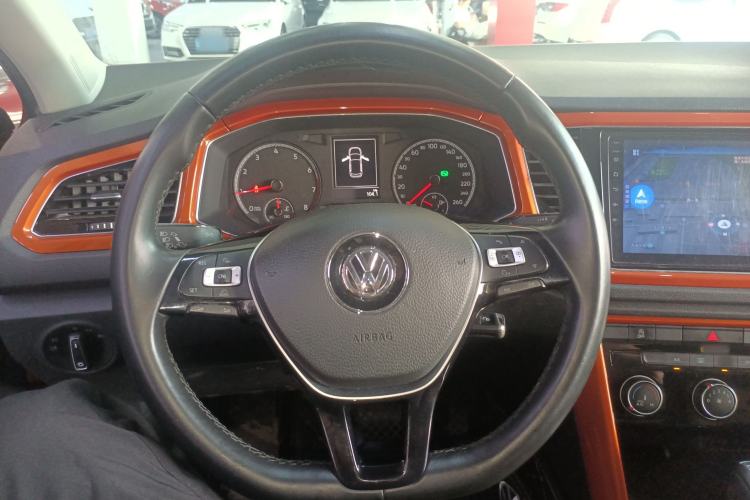 Used Volkswagen T-ROC 2018 280TSI DSG Two-Wheel Drive Advanced Version China V Emission Standard Steering Wheel