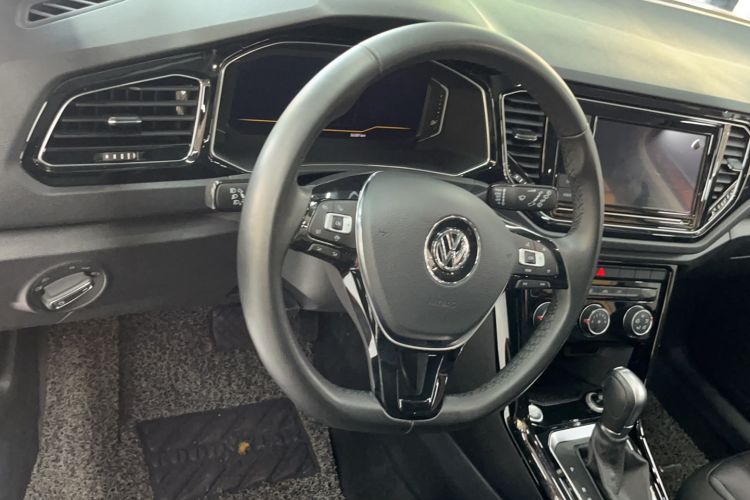 Used Volkswagen T-ROC 2020 280TSI DSG Two-Wheel Drive Comfort Version Steering Wheel