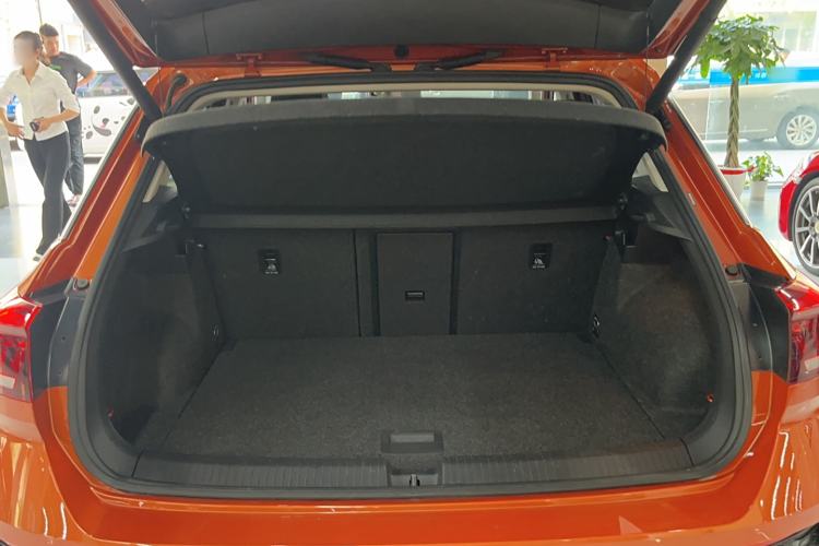 Used Volkswagen T-ROC 2020 280TSI DSG Two-Wheel Drive Comfort Version Trunk