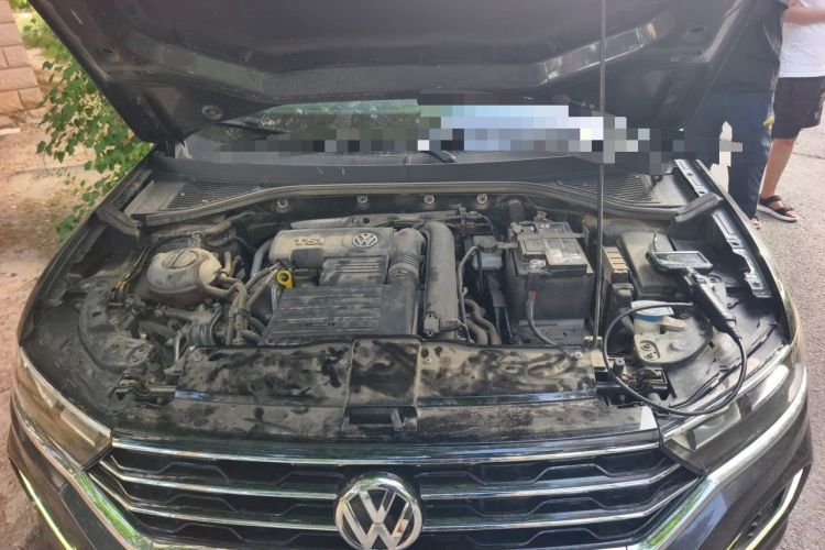 Used Volkswagen T-ROC 2018 280TSI DSG Two-Wheel Drive Advanced Version China V Emission Standard Engine Bay
