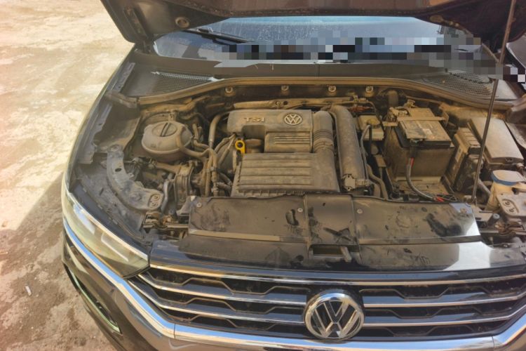 Used Volkswagen T-ROC 2018 280TSI DSG Two-Wheel Drive Advanced Version China V Emission Standard Engine Bay Right