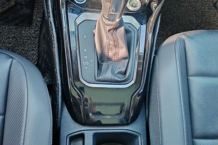 Used Volkswagen T-ROC 2018 280TSI DSG Two-Wheel-Drive Comfort Version China V Standard Interior 10