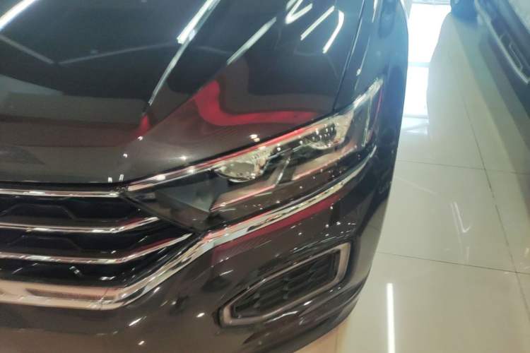 Used Volkswagen T-ROC 2018 230TSI DSG Two-Wheel Drive Advanced Version China VI Standard Left Front Headlight