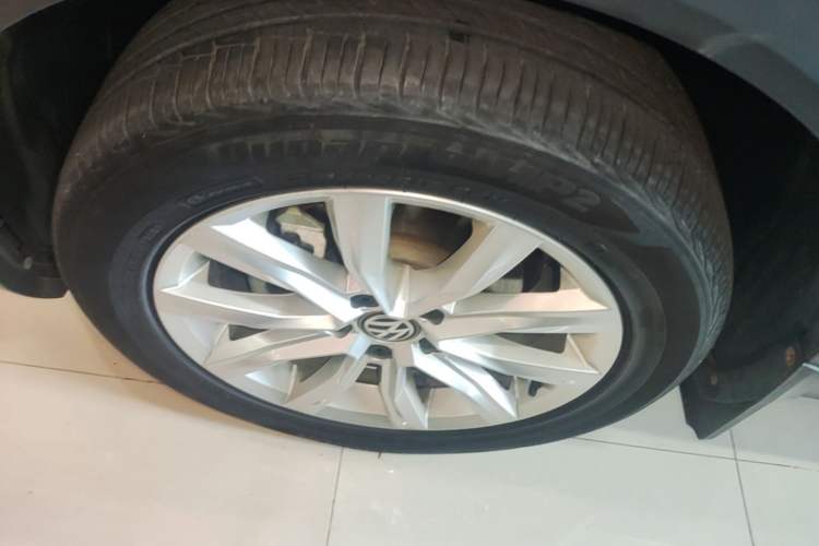 Used Volkswagen T-ROC 2018 230TSI DSG Two-Wheel Drive Advanced Version China VI Standard Left Front Wheel Hub