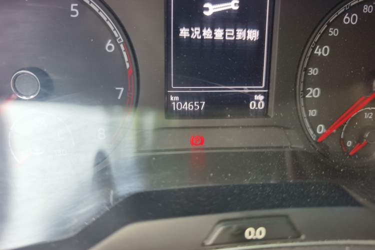 Used Volkswagen T-ROC 2018 280TSI DSG Two-Wheel Drive Advanced Version China V Emission Standard Odometer Close Up