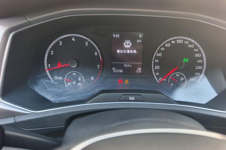 Used Volkswagen T-ROC 2018 280TSI DSG Two-Wheel Drive Advanced Version China V Emission Standard Odometer Close Up