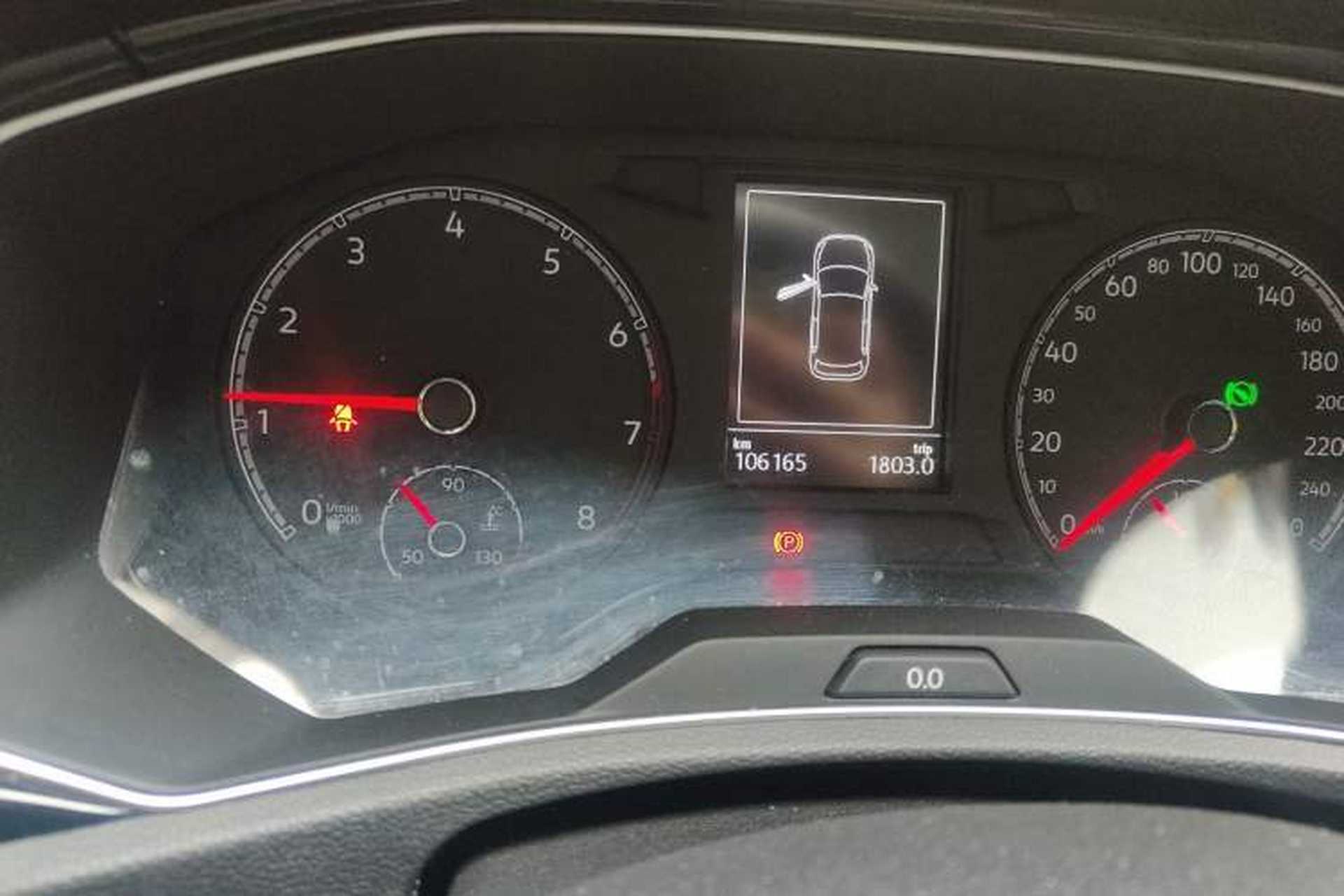 Used Volkswagen T-ROC 2018 280TSI DSG Two-Wheel Drive Comfort Version China VI Standard Odometer Close Up
