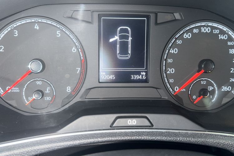 Used Volkswagen T-ROC 2018 230TSI DSG Two-Wheel Drive Advanced Version China V Standard Odometer Close Up
