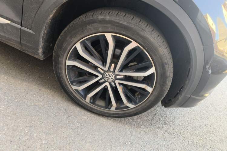 Used Volkswagen T-ROC 2018 280TSI DSG Two-Wheel-Drive Comfort Version China V Standard Right Front Wheel Hub