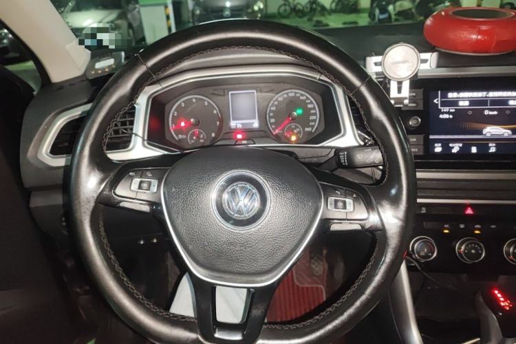 Used Volkswagen T-ROC 2018 230TSI DSG Two-Wheel Drive Advanced Version China V Standard Steering Wheel