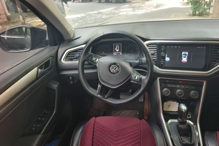 Used Volkswagen T-ROC 2018 280TSI DSG Two-Wheel Drive Advanced Version China V Emission Standard Steering Wheel