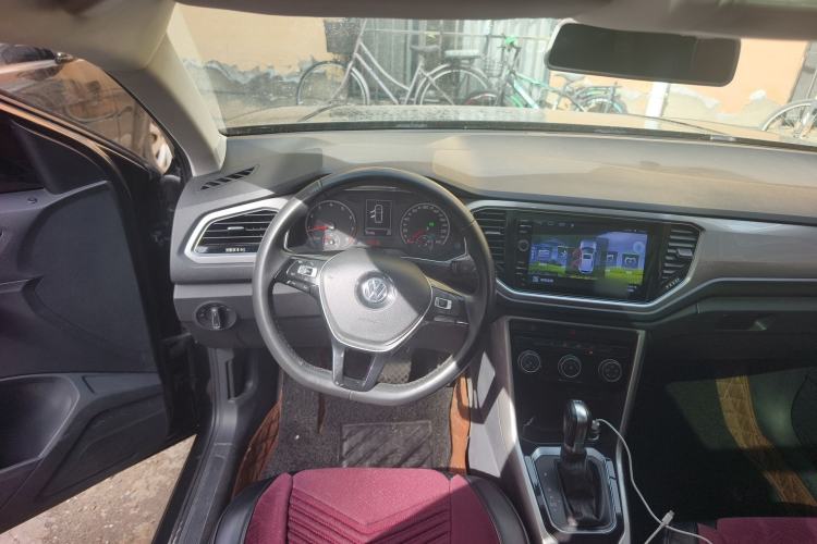 Used Volkswagen T-ROC 2018 280TSI DSG Two-Wheel Drive Advanced Version China V Emission Standard Steering Wheel