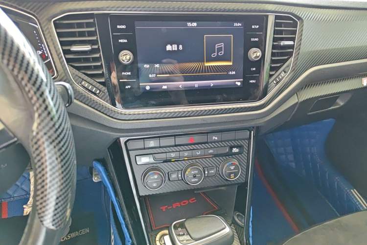 Used Volkswagen T-ROC 2018 280TSI DSG Two-Wheel-Drive Luxury Version China V Emission Standard Audio And AC Panel