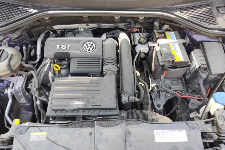 Used Volkswagen T-ROC 2018 280TSI DSG Two-Wheel Drive Comfort Version China VI Standard Engine Bay