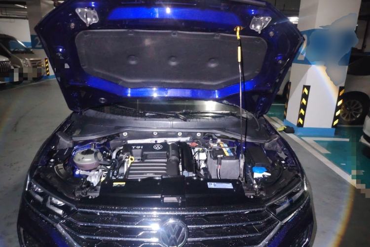 Used Volkswagen T-ROC 2018 280TSI DSG Two-Wheel Drive Advanced Version China V Emission Standard Engine Bay