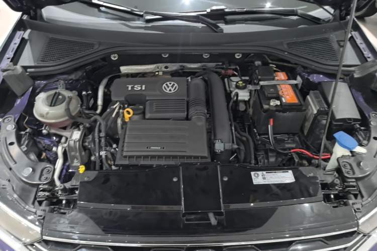 Used Volkswagen T-ROC 2018 280TSI DSG Two-Wheel-Drive Comfort Version China V Standard Engine Bay
