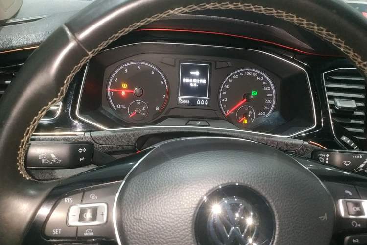 Used Volkswagen T-ROC 2018 280TSI DSG Two-Wheel-Drive Comfort Version China V Standard Instrument Cluster