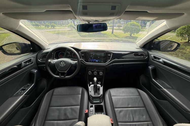Used Volkswagen T-ROC 2018 280TSI DSG Two-Wheel-Drive Comfort Version China V Standard Interior 3