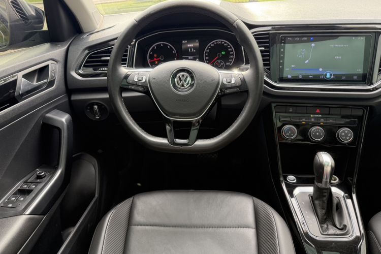 Used Volkswagen T-ROC 2018 280TSI DSG Two-Wheel-Drive Comfort Version China V Standard Interior 4
