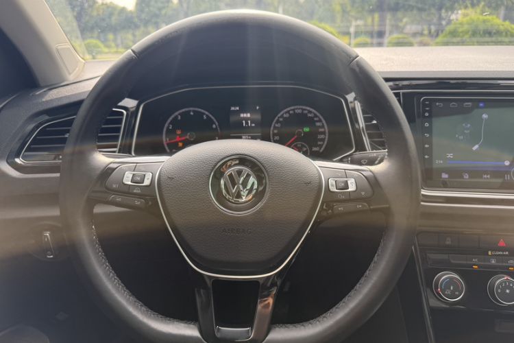 Used Volkswagen T-ROC 2018 280TSI DSG Two-Wheel-Drive Comfort Version China V Standard Interior 5
