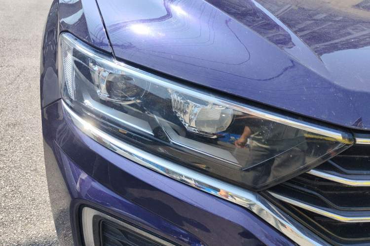 Used Volkswagen T-ROC 2018 280TSI DSG Two-Wheel Drive Comfort Version China VI Standard Right Front Headlight
