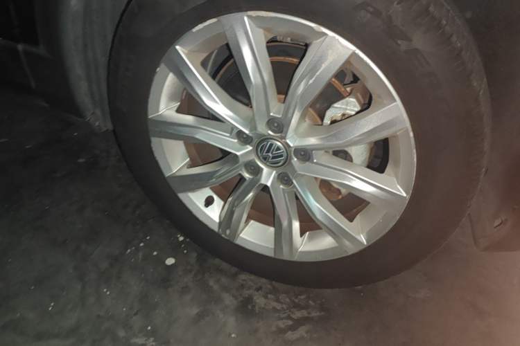 Used Volkswagen T-ROC 2018 230TSI DSG Two-Wheel Drive Advanced Version China VI Standard Right Front Wheel Hub
