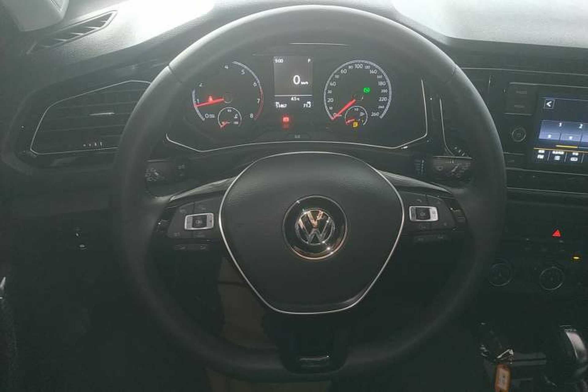 Used Volkswagen T-ROC 2018 280TSI DSG Two-Wheel-Drive Comfort Version China V Standard Steering Wheel