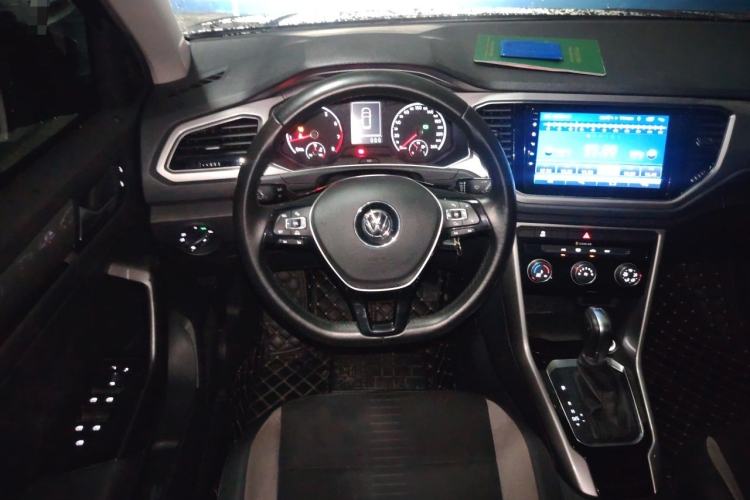 Used Volkswagen T-ROC 2018 280TSI DSG Two-Wheel Drive Advanced Version China V Emission Standard Steering Wheel