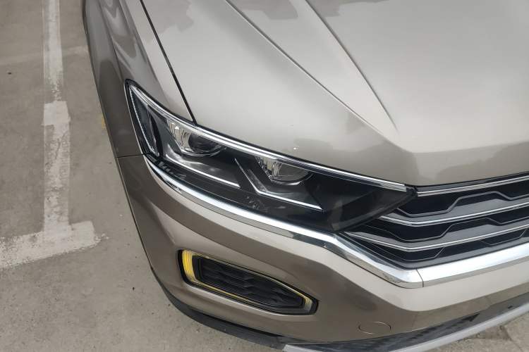 Used Volkswagen T-ROC 2018 230TSI DSG Two-Wheel Drive Advanced Version China V Standard Exterior 6