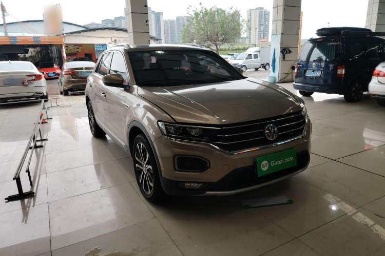 Used Volkswagen T-ROC 2018 280TSI DSG Two-Wheel-Drive Luxury Version China V Emission Standard Front Right 45 Deg