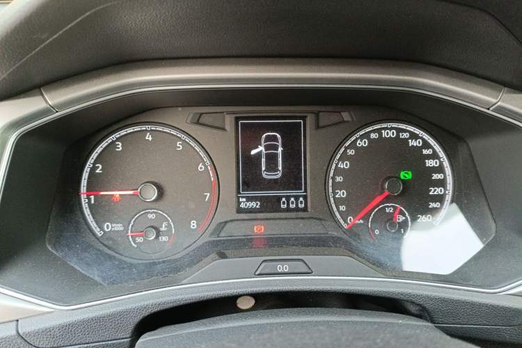 Used Volkswagen T-ROC 2018 280TSI DSG Two-Wheel Drive Advanced Version China V Emission Standard Instrument Cluster