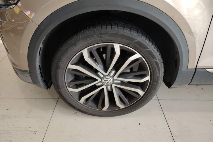 Used Volkswagen T-ROC 2018 280TSI DSG Two-Wheel-Drive Luxury Version China V Emission Standard Left Front Wheel Hub