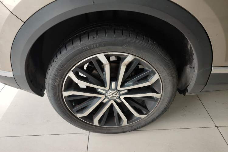 Used Volkswagen T-ROC 2018 280TSI DSG Two-Wheel-Drive Luxury Version China V Emission Standard Right Rear Wheel Hub