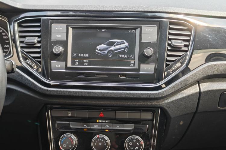 Used Volkswagen T-ROC 2018 280TSI DSG Two-Wheel-Drive Comfort Version China V Standard Audio And AC Panel