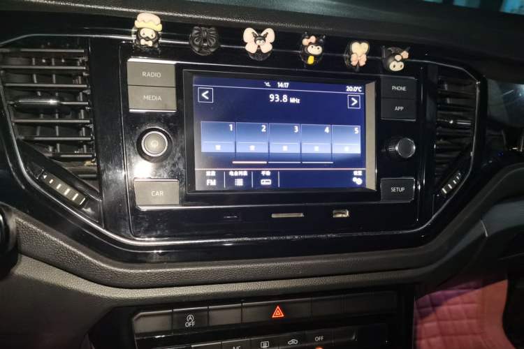 Used Volkswagen T-ROC 2018 280TSI DSG Two-Wheel-Drive Comfort Version China V Standard Audio And AC Panel