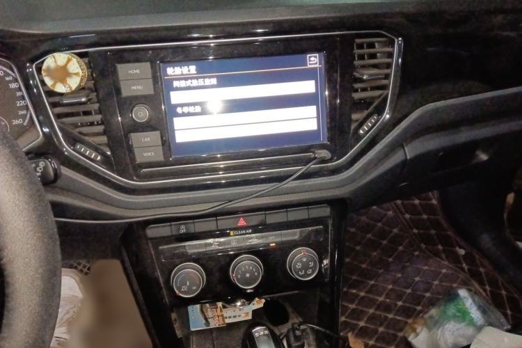 Used Volkswagen T-ROC 2018 280TSI DSG Two-Wheel Drive Comfort Version China VI Standard Audio And AC Panel