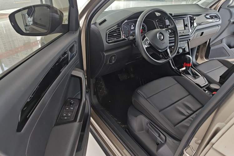 Used Volkswagen T-ROC 2018 280TSI DSG Two-Wheel-Drive Comfort Version China V Standard Driver Seat