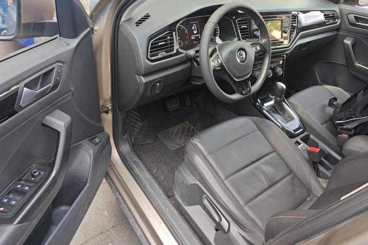 Used Volkswagen T-ROC 2018 280TSI DSG Two-Wheel-Drive Comfort Version China V Standard Driver Seat