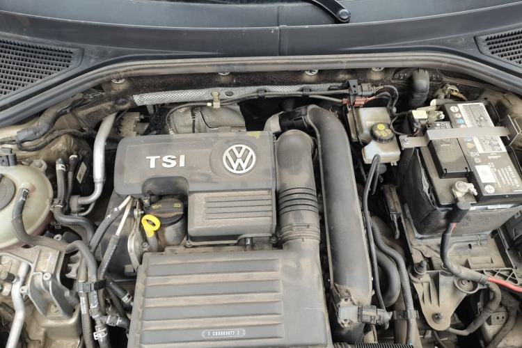 Used Volkswagen T-ROC 2018 280TSI DSG Four-Wheel Drive Comfort Version China V Standard Engine Bay