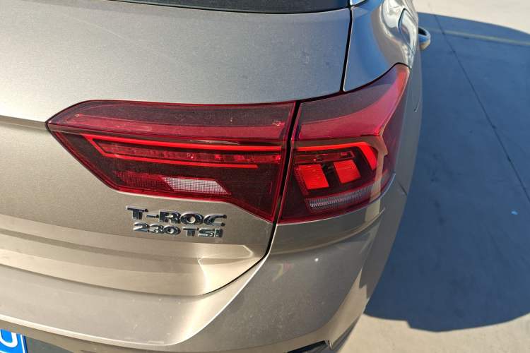 Used Volkswagen T-ROC 2018 230TSI DSG Two-Wheel Drive Advanced Version China V Standard Exterior 6