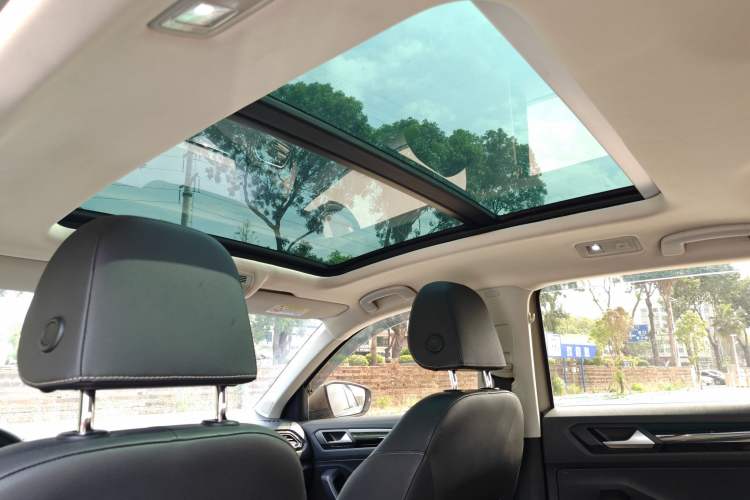 Used Volkswagen T-ROC 2018 280TSI DSG Two-Wheel-Drive Comfort Version China V Standard Headliner