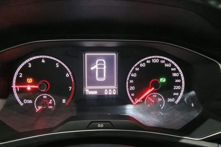 Used Volkswagen T-ROC 2018 280TSI DSG Two-Wheel-Drive Comfort Version China V Standard Instrument Cluster