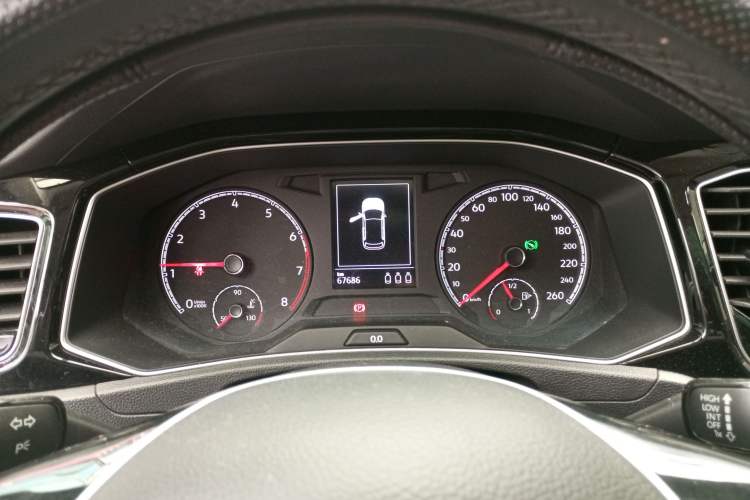 Used Volkswagen T-ROC 2018 280TSI DSG Two-Wheel Drive Comfort Version China VI Standard Instrument Cluster