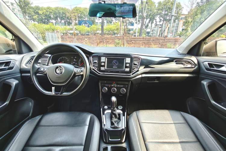Used Volkswagen T-ROC 2018 280TSI DSG Two-Wheel-Drive Comfort Version China V Standard Interior 2