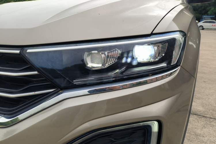 Used Volkswagen T-ROC 2018 230TSI DSG Two-Wheel Drive Advanced Version China V Standard Left Front Headlight
