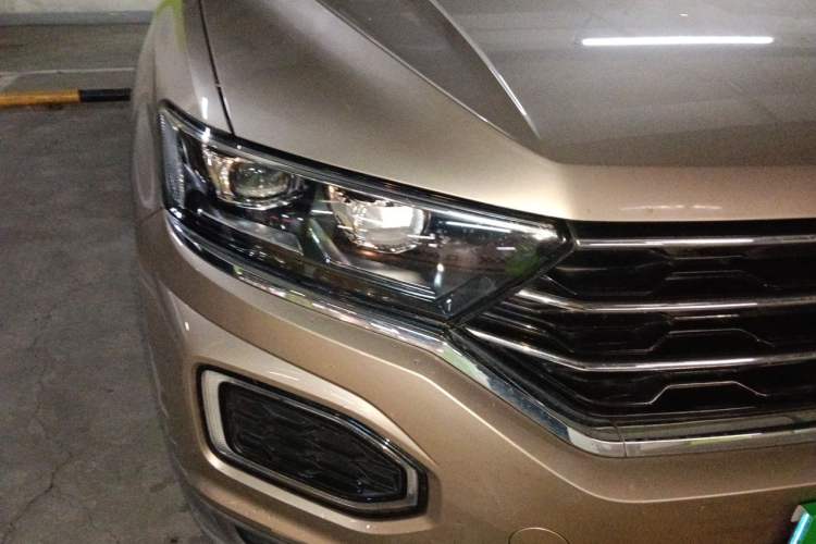 Used Volkswagen T-ROC 2018 280TSI DSG Two-Wheel Drive Comfort Version China VI Standard Right Front Headlight