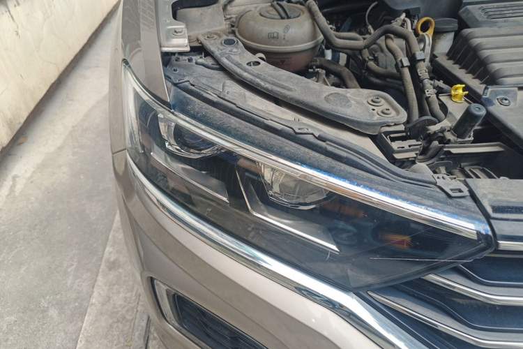 Used Volkswagen T-ROC 2018 280TSI DSG Two-Wheel-Drive Comfort Version China V Standard Right Front Headlight