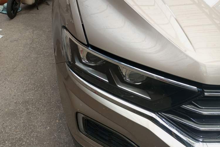 Used Volkswagen T-ROC 2018 280TSI DSG Two-Wheel Drive Comfort Version China VI Standard Right Front Headlight